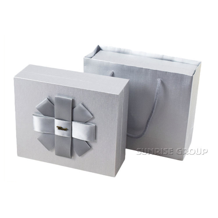Luxury Lid-off Cardboard Paper Gift Shopping Cloth Packaging Box